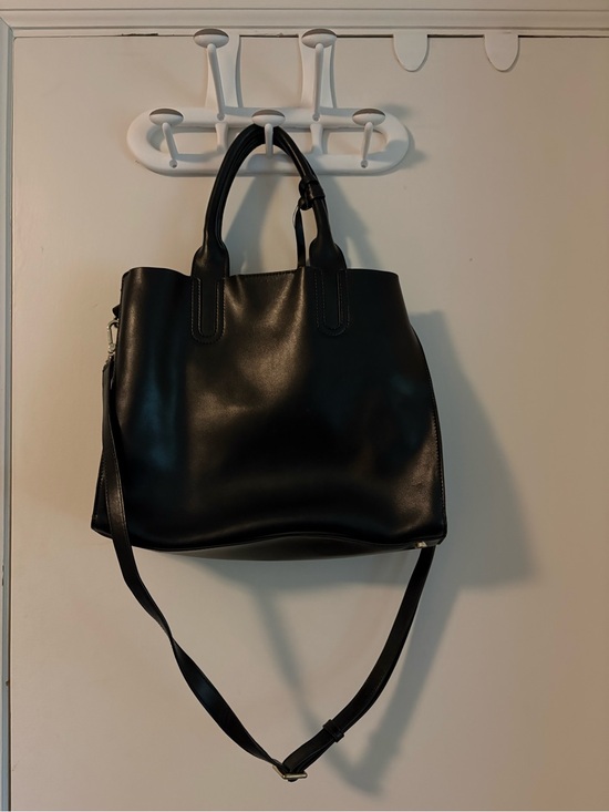 Danier Handbags - Danier Black Leather Tote with Adjustable Shoulder Strap